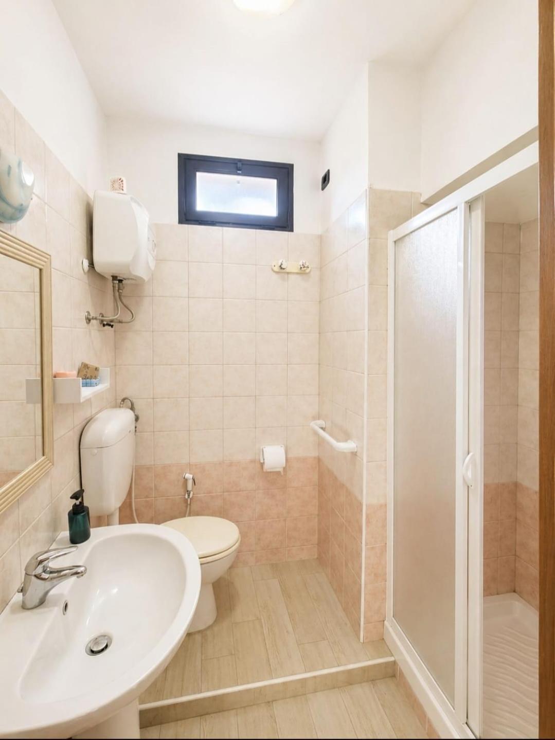 Comfort Triple Room Shower,1766259340:JPEG